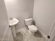 816 Hidden Bridge Drive, Jacksonville, NC 28546 — 5-bedroom home in Towne Pointe, Jacksonville, NC, photo 5 of 17
