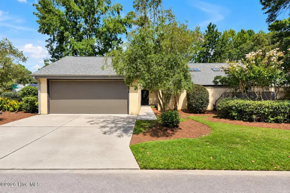 1433 Villa Place E, Wilmington, NC 28409 — 3-bedroom townhome in Sun Court Villas, Wilmington, NC, photo 1 of 50