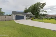 303 Mertz Court, Hubert, NC 28539 — 3-bedroom home in Foxtrace, Hubert, NC, photo 3 of 51