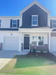 846 Palm Frond Way NW, Calabash, NC 28467 — 3-bedroom townhome in Calabash Palms, Calabash, NC, photo 1 of 21