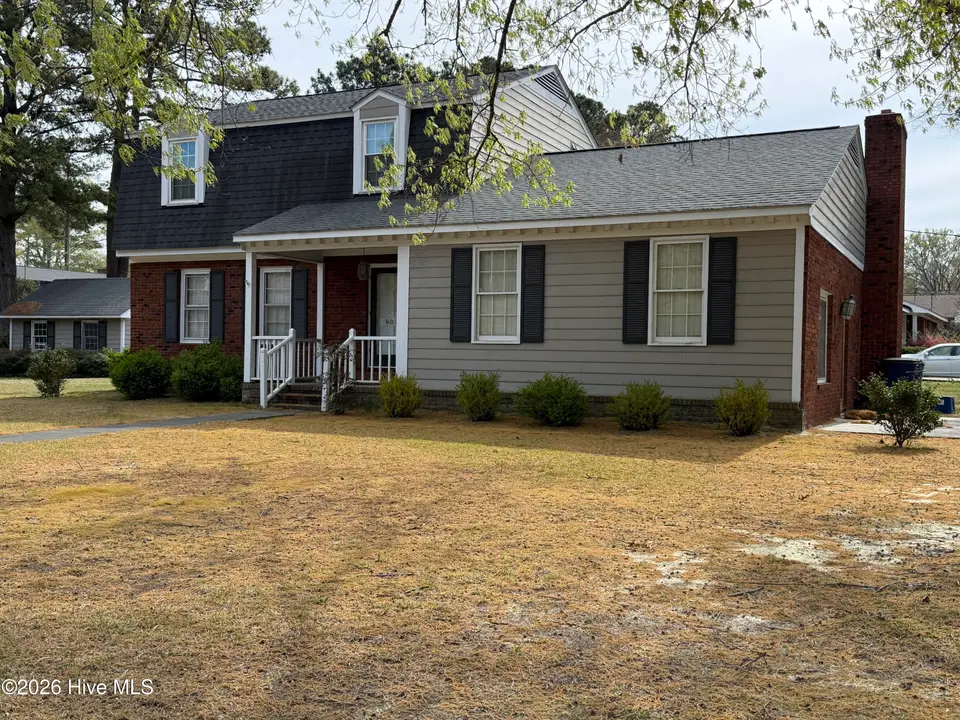 907 Chestnut Drive, Smithfield, NC 27577 — 3-bedroom home in E.J. Wellons, Smithfield, NC, photo 1 of 43: IMG_9432