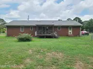 569 Central Avenue, Kinston, NC 28504 — 3-bedroom home in Jackson Heights, Kinston, NC, photo 4 of 25