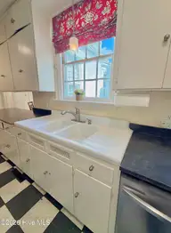 1009 Rhem Street, Kinston, NC 28501 — 3-bedroom home, Kinston, NC, photo 17 of 60: IMG_2822