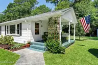 602 E Wilmington Street, Burgaw, NC 28425 — 3-bedroom home, Burgaw, NC, photo 3 of 37