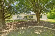 2310 Ivy Road, Greenville, NC 27858 — 3-bedroom home in Hunterchase, Greenville, NC, photo 7 of 42: 007_DSC_4252