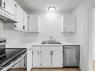 625 S Hampton Drive, Jacksonville, NC 28546 — 3-bedroom home in Cottage Cove, Jacksonville, NC, photo 15 of 50: Kitchen 2
