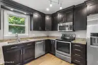 716 Benchmark Court, Wilmington, NC 28409 — 4-bedroom home in The Commons, Wilmington, NC, photo 9 of 31: Kitchen (20)