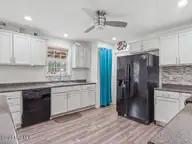 131 Circle Drive, Cedar Point, NC 28584 — 3-bedroom manufactured home, Cedar Point, NC, photo 9 of 39: IMG_9868