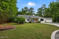 122 Raintree Court, Wilmington, NC 28411 — 3-bedroom home in Queens Point, Wilmington, NC, photo 2 of 27