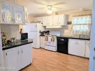 9101 Shady Forest Drive SW, Calabash, NC 28467 — 3-bedroom manufactured home in Shady Forest, Calabash, NC, photo 9 of 61