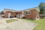 611 Decatur Road, Jacksonville, NC 28540 — 4-bedroom home in Northwoods, Jacksonville, NC, photo 5 of 37