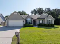 206 Winter Road, Jacksonville, NC 28540 — 3-bedroom home in Magnolia Park, Jacksonville, NC, photo 2 of 36
