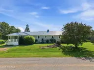 835 Foreman Lane, Belhaven, NC 27810 — 4-bedroom waterfront home, Belhaven, NC, photo 6 of 43: 835Foreman-6