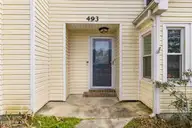 493 Hemlock Drive, Jacksonville, NC 28546 — 3-bedroom home in Aragona Village, Jacksonville, NC, photo 5 of 37