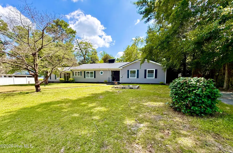 403 Wilson Avenue, Kinston, NC 28501 — 5-bedroom home, Kinston, NC, photo 1 of 78: IMG_1157