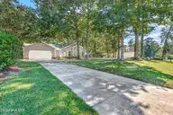 439 Candlewood Drive, Jacksonville, NC 28540 — 3-bedroom home in Riverwood Estates, Jacksonville, NC, photo 5 of 42