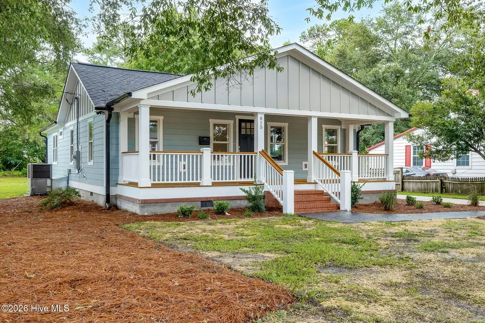 615 S Raleigh Street, Wallace, NC 28466 — 3-bedroom home, Wallace, NC, photo 1 of 33