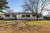 115 Olga Road, Beaufort, NC 28516 — 3-bedroom home in Oakwood Acres, Beaufort, NC, photo 4 of 45: 36-web-or-mls-1S3A9421