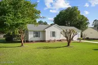 2595 Pine Knoll Drive, Kinston, NC 28504 — 3-bedroom home in Castle Oaks, Kinston, NC, photo 4 of 30: 04-2595 Pine Knoll Dr-4