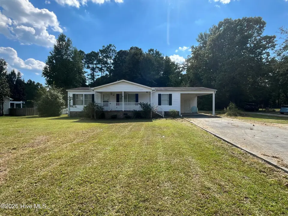1609 Catherine Lake Road, Jacksonville, NC 28540 — 3-bedroom manufactured home, Jacksonville, NC, photo 1 of 12: IMG_8205