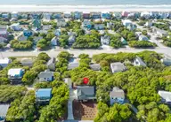 5709 E Landing Court, Emerald Isle, NC 28594 — 3-bedroom waterfront home, Emerald Isle, NC, photo 19 of 47: 5709 E Landing Ct
