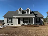 767 Wall Street, Grifton, NC 28530 — 3-bedroom home in Meadowbrook, Grifton, NC, photo 2 of 7: IMG_9126