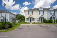 106 Parrot Landing Drive, Hubert, NC 28539 — 2-bedroom townhome in Parrot Landing, Hubert, NC, photo 3 of 33