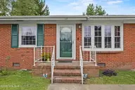 118 Princeton Drive, Jacksonville, NC 28546 — 3-bedroom home in Montclair, Jacksonville, NC, photo 4 of 30
