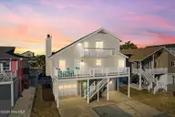 27 Newport Street, Ocean Isle Beach, NC 28469 — 3-bedroom waterfront home, Ocean Isle Beach, NC, photo 4 of 50: 2-web-or-mls-CAMMediaLLC.com 27-0477
