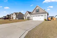 302 Crossroads Store Drive, Jacksonville, NC 28546 — 4-bedroom home in Onslow Bay, Jacksonville, NC, photo 3 of 35