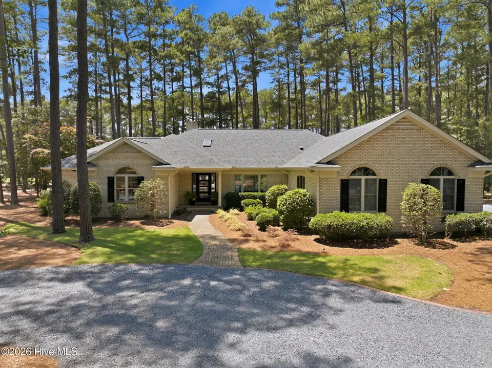 45 Pinewild Drive, Pinehurst, NC 28374 — 4-bedroom home in Pinewild CC, Pinehurst, NC, photo 1 of 67: 45 Pinewild Drive-99