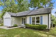 542 Shadowridge Road, Jacksonville, NC 28546 — 3-bedroom home in Brynn Marr, Jacksonville, NC, photo 2 of 35