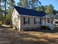 692 Sandhill Drive, Dudley, NC 28333 — 3-bedroom home, Dudley, NC, photo 4 of 31