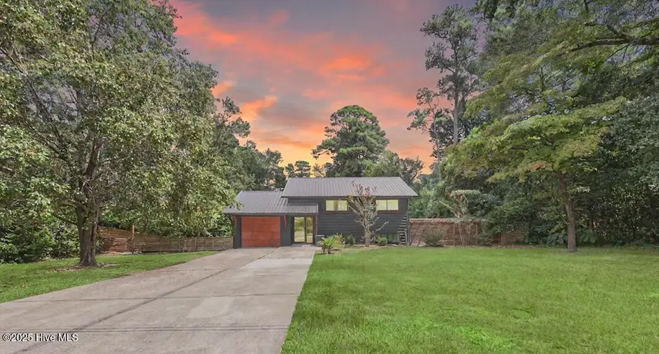 627 Jennings Drive, Wilmington, NC 28403 — 4-bedroom home in Devon Park, Wilmington, NC, photo 1 of 26: Screen Shot 2025-08-28 at 9.16.58 AM