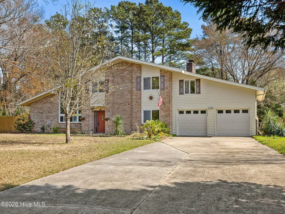 2200 Colony Plaza, Jacksonville, NC 28546 — 3-bedroom home in Country Club Acres, Jacksonville, NC, photo 1 of 66
