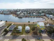 305 Atlanta Avenue, Carolina Beach, NC 28428 — 2-bedroom waterfront home in Heart of Carolina Beach, Carolina Beach, NC, photo 5 of 69: Atlanta Ave (26)