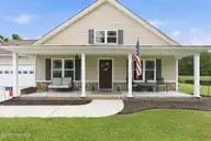 200 Station House Road, New Bern, NC 28562 — 3-bedroom waterfront home in Croatan Crossing, New Bern, NC, photo 4 of 40: 40-web-or-mls-dsc_3866