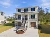 538 Sheldrake Court, Beaufort, NC 28516 — 4-bedroom waterfront home in Beau Coast, Beaufort, NC, photo 2 of 63: 2-web-or-mls-538 Sheldrake Ct 002