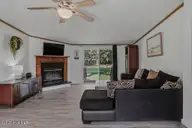 106 Madelyn Drive, Richlands, NC 28574 — 3-bedroom manufactured home in Duffy Field Place, Richlands, NC, photo 13 of 28: IMG_2235