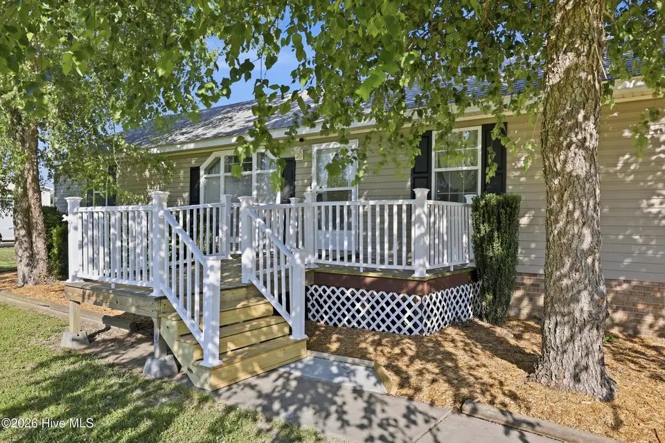 204 Katies Trail, Elizabeth City, NC 27909 — 3-bedroom manufactured home in Tuckers Ridge, Elizabeth City, NC, photo 1 of 53: Front