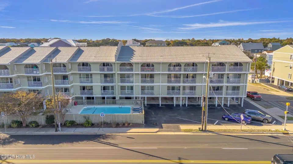 200 Lake Park Boulevard S 8a, Carolina Beach, NC 28428 — 1-bedroom condo in Driftwood Villas, Carolina Beach, NC, photo 1 of 50: 1_200 lake park blvd-0001