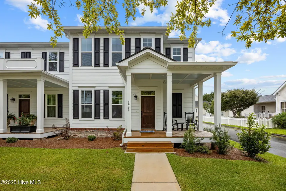3907 Reunion Pointe Lane, New Bern, NC 28562 — 3-bedroom townhome in Carolina Colours, New Bern, NC, photo 1 of 37: 1-web-or-mls-0C0A4640