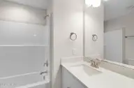 236 Cline Way Unit 127, Beaufort, NC 28516 — 3-bedroom townhome in 1809 Live Oak, Beaufort, NC, photo 22 of 37: Second Floor Full Bath