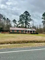 7613 Princess Ann Road, Evergreen, NC 28438 — 3-bedroom home, Evergreen, NC, photo 1 of 32: IMG_8450