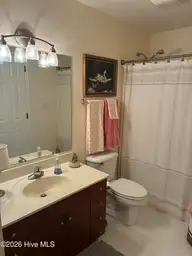 409 Commerce Avenue B, Morehead City, NC 28557 — 2-bedroom condo in Bridgewood Condo, Morehead City, NC, photo 17 of 24: IMG_6961