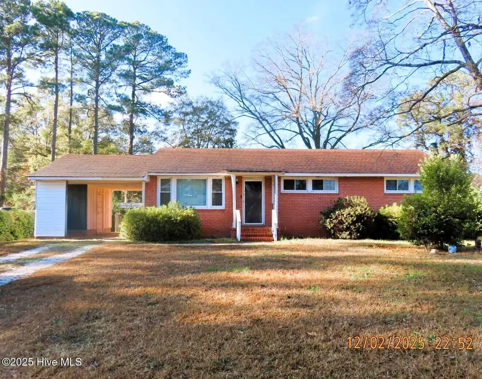 105 Sumpter Drive, Goldsboro, NC 27534 — 3-bedroom home in Jefferson Park, Goldsboro, NC, photo 1 of 23: IMG_3417_1459x1094