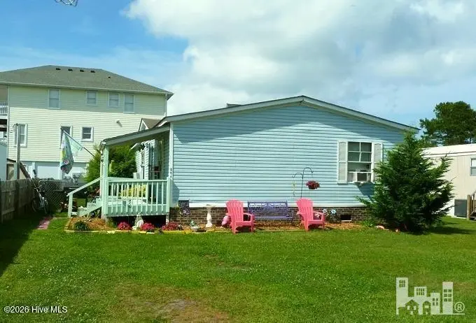 504 Alabama Avenue, Carolina Beach, NC 28428 — 3-bedroom home in Wilmington Beach, Carolina Beach, NC, photo 1 of 12: Image 01