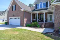 135 Staffordshire Drive, New Bern, NC 28562 — 4-bedroom home in Hunters Ridge, New Bern, NC, photo 10 of 73: 135 Staffordshire Drive, New Bern