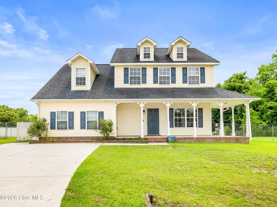 305 Rivers Edge Court, Jacksonville, NC 28540 — 4-bedroom home in River Hills, Jacksonville, NC, photo 1 of 37
