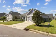 128 Hanover Lakes Drive, Wilmington, NC 28401 — 3-bedroom home in Hanover Lakes, Wilmington, NC, photo 3 of 41: 2_img_9019